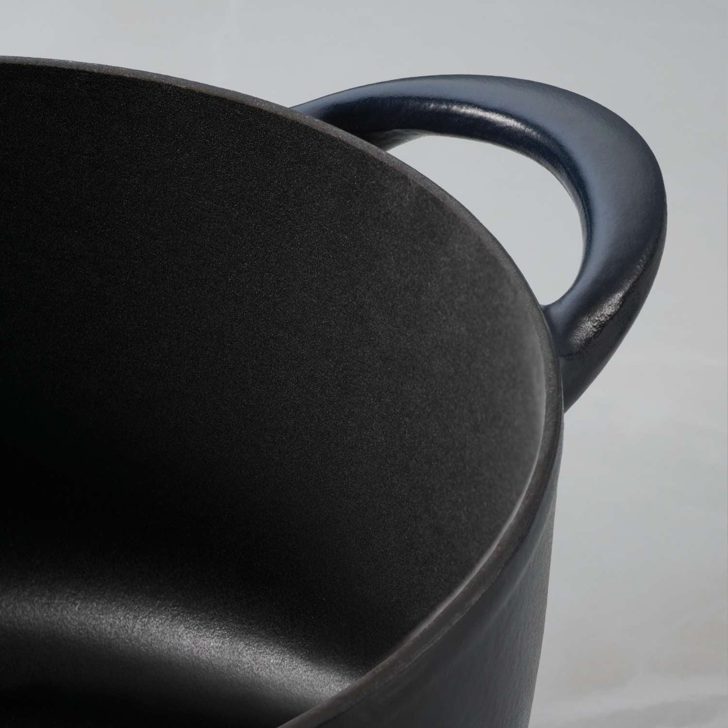 Tramontina 4 Pcs. Enamelled Cast Iron Nesting Cookware Set 26 cm (Black) - Image 11