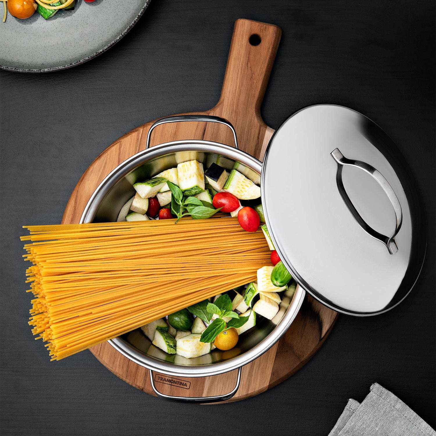 Tramontina Chopping Board Ø30 x 1.8cm - Image 3