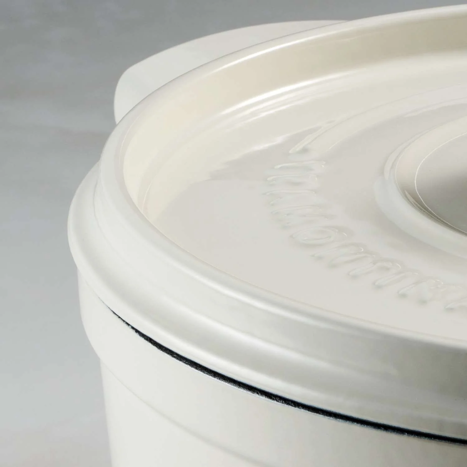 Tramontina Enamelled Cast Iron Casserole 22 cm (White) - Image 6