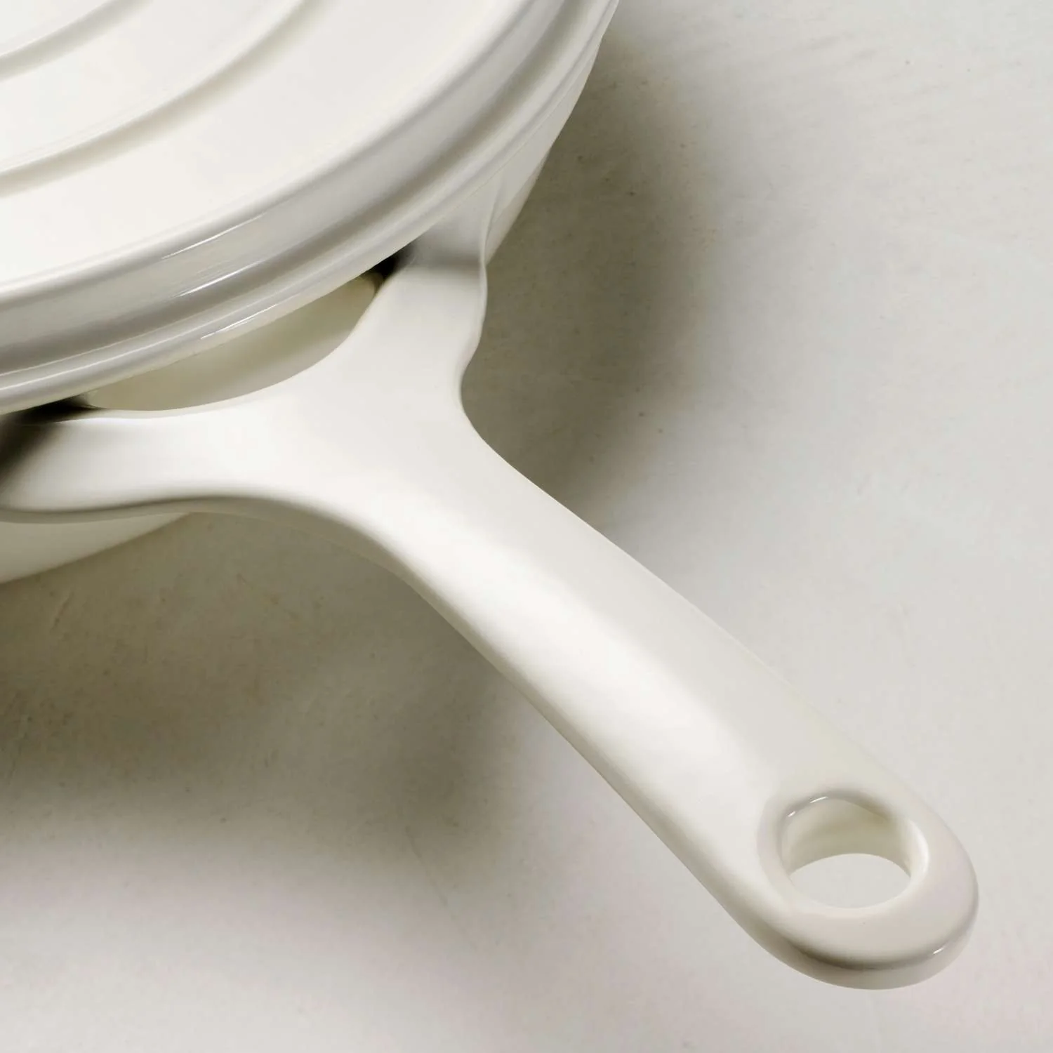 Tramontina Enamelled Cast Iron Saute Pan 30 cm (White) - Image 4