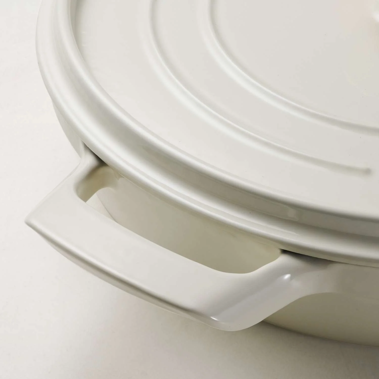 Tramontina Enamelled Cast Iron Saute Pan 30 cm (White) - Image 5