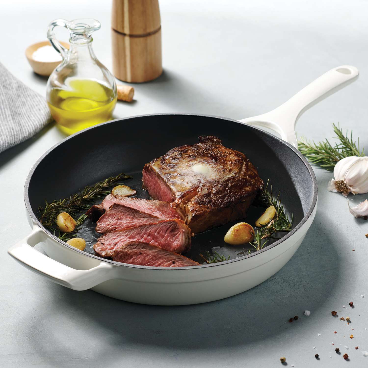 Tramontina Enamelled Cast Iron Skillet 30 cm (White) - Image 4
