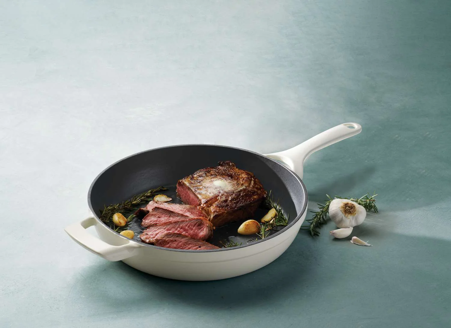 Tramontina Enamelled Cast Iron Skillet 30 cm (White) - Image 6