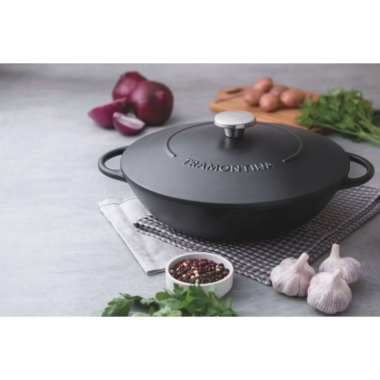 Tramontina Enamelled Cast Iron Wok 32cm (5l) - Image 3