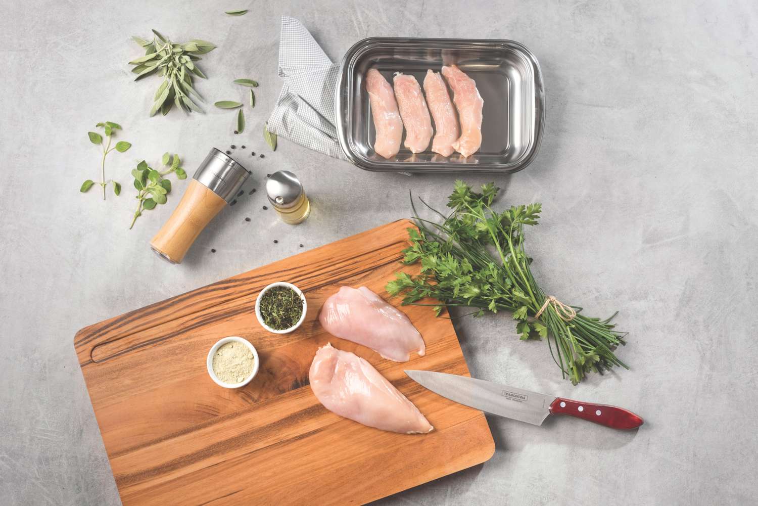 Tramontina Stainless Steel Prep Tray 52cm x 34cm (7.2 litres) - Image 4